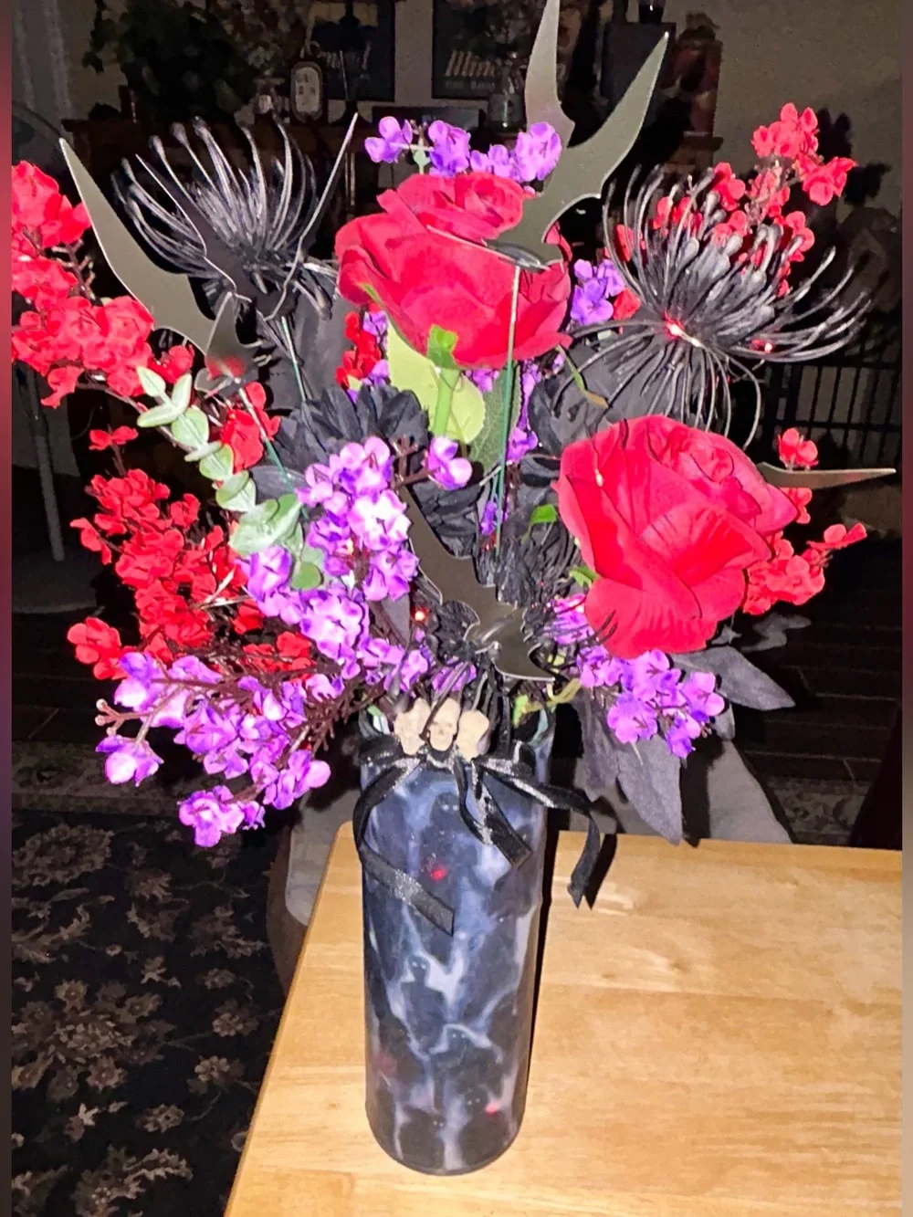 “SHADOW PEOPLE” LARGE HALLOWEEN/SPOOKY/GOTHIC FAUX FLORAL ARRANGEMENT W/ LIGHTS!